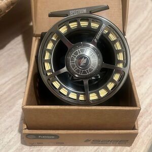 Sage Spectrum Series 5/6 Fly Reel – Platinum | New in